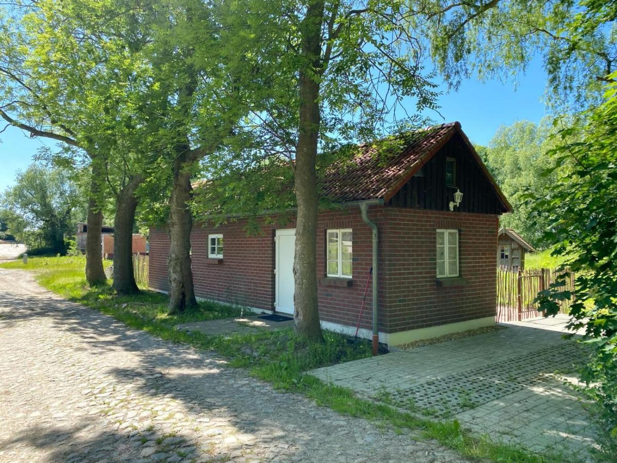 Hofgut Bisdamitz - Ferienhaus "Knoff" 外观 照片